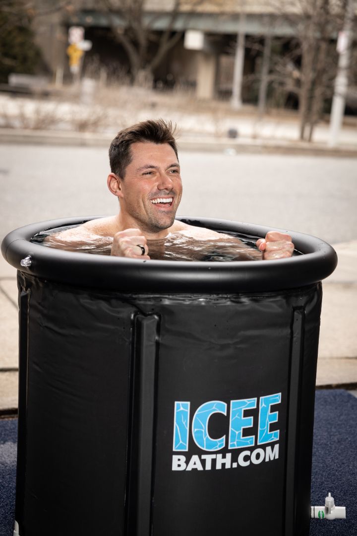 Portable and inflatable ice bath container with carrying case – ICEE BATH